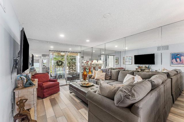 2161 NE 1st Court 205, Boynton Beach, FL 33435