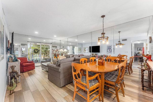 2161 NE 1st Court 205, Boynton Beach, FL 33435