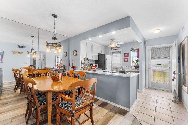 2161 NE 1st Court 205, Boynton Beach, FL 33435