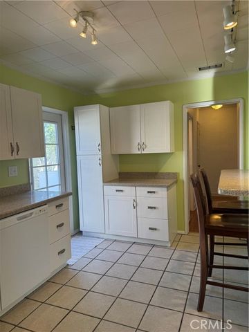 5729 E Wardlow Road, Long Beach, CA 90808