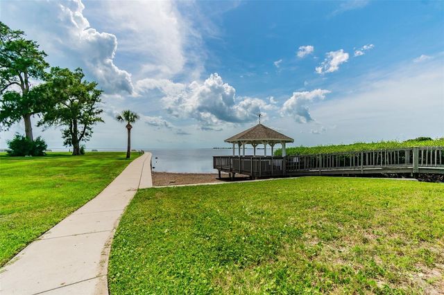 621 WINDRUSH BAY DRIVE 621, Tarpon Springs, FL 34689