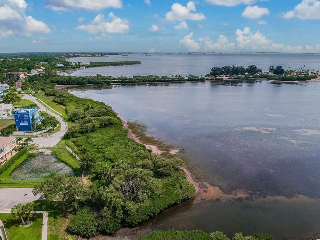 621 WINDRUSH BAY DRIVE 621, Tarpon Springs, FL 34689