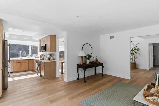 725 Santa Florencia, Solana Beach, CA 92075