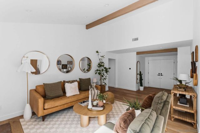 725 Santa Florencia, Solana Beach, CA 92075