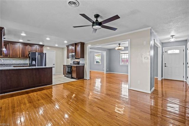 1121 Ginger CRES, Virginia Beach, VA 23453