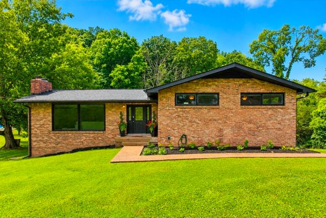 9077 Old Charlotte Pike, Pegram, TN 37143