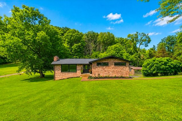 9077 Old Charlotte Pike, Pegram, TN 37143