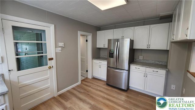 324 Walnut Street, Catasauqua Boro, PA 18032