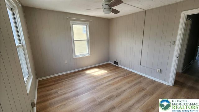 324 Walnut Street, Catasauqua Boro, PA 18032