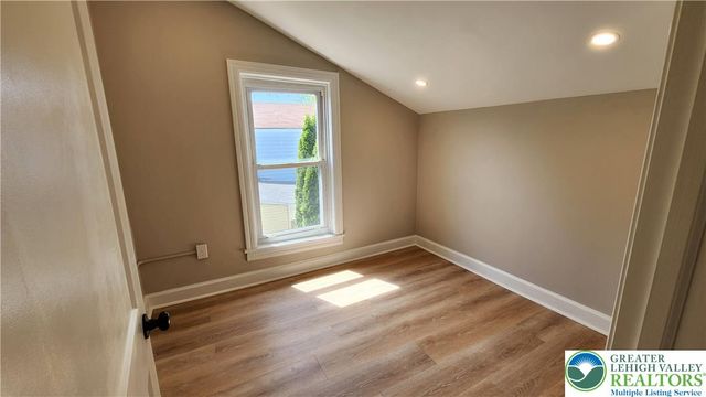 324 Walnut Street, Catasauqua Boro, PA 18032