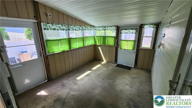 324 Walnut Street, Catasauqua Boro, PA 18032