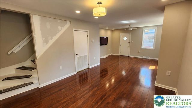 324 Walnut Street, Catasauqua Boro, PA 18032