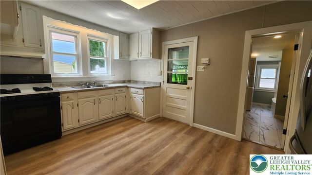 324 Walnut Street, Catasauqua Boro, PA 18032