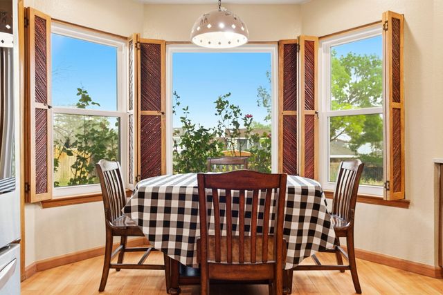 8143 Oakdale Place NW, Albuquerque, NM 87120