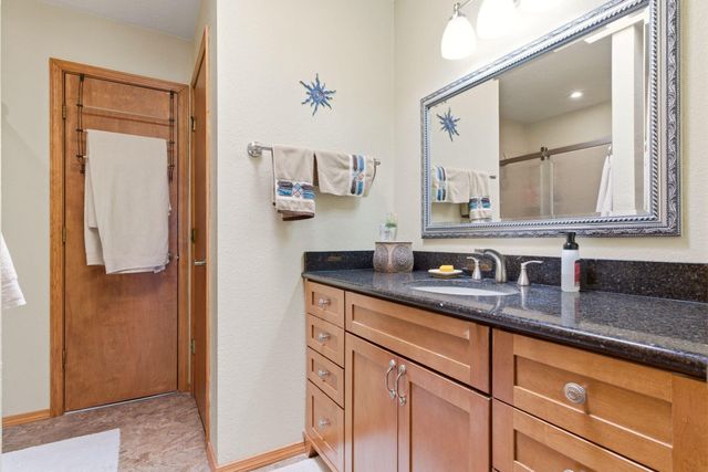 8143 Oakdale Place NW, Albuquerque, NM 87120
