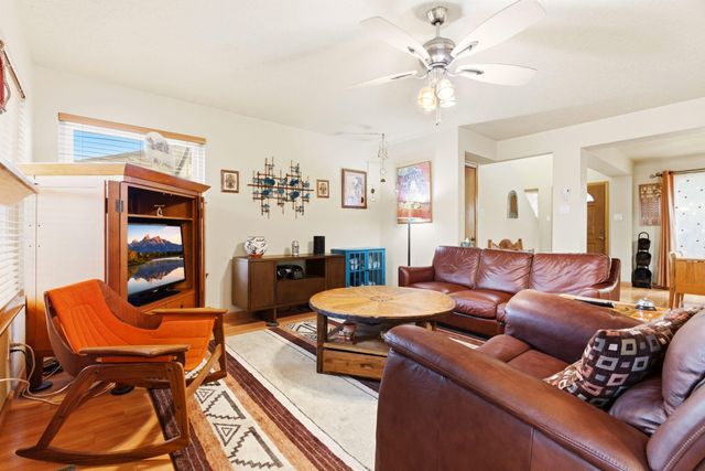 8143 Oakdale Place NW, Albuquerque, NM 87120