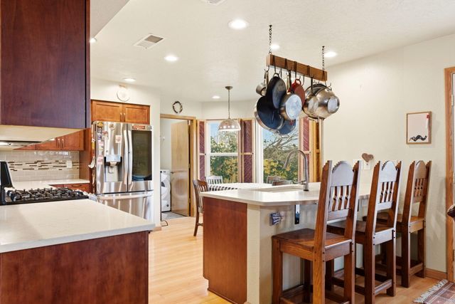 8143 Oakdale Place NW, Albuquerque, NM 87120