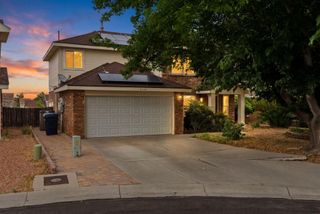 8143 Oakdale Place NW, Albuquerque, NM 87120