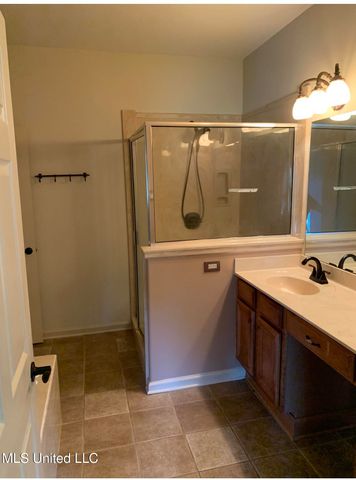 196 S Moore Crossing, Byhalia, MS 38611