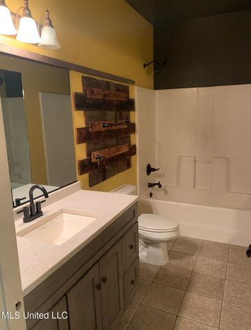 196 S Moore Crossing, Byhalia, MS 38611