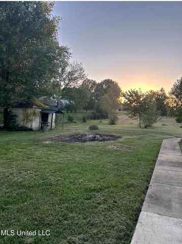 196 S Moore Crossing, Byhalia, MS 38611