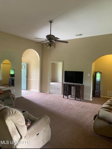 196 S Moore Crossing, Byhalia, MS 38611