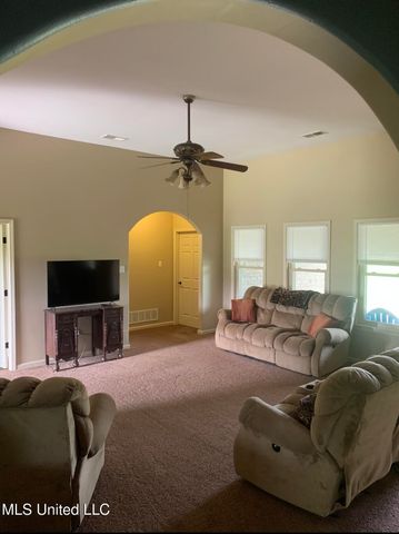 196 S Moore Crossing, Byhalia, MS 38611