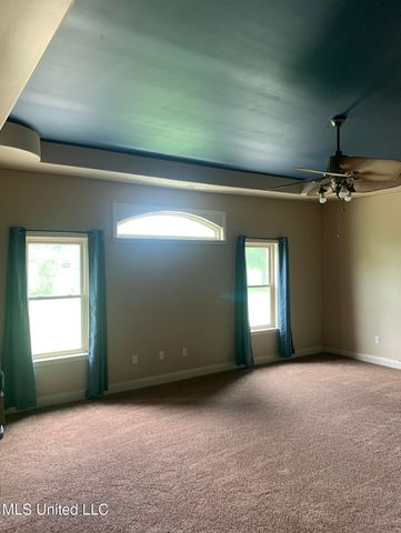 196 S Moore Crossing, Byhalia, MS 38611