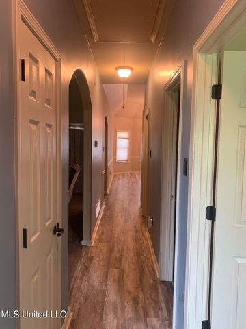 196 S Moore Crossing, Byhalia, MS 38611