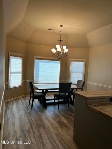 196 S Moore Crossing, Byhalia, MS 38611