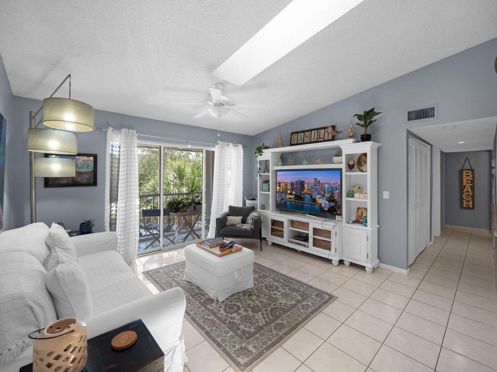 13771 Oneida Drive C3, Delray Beach, FL 33446