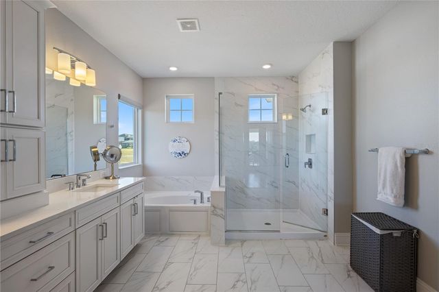 17052 SECRET HOLLOW LOOP, Clermont, FL 34711