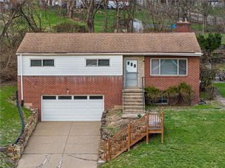 1209 Airedale Dr, Bethel Park, PA 15102
