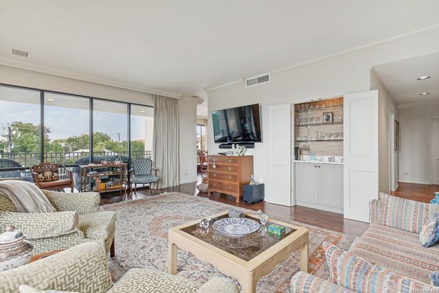 4001 N New Braunfels Ave Apt 404, San Antonio, TX 78209