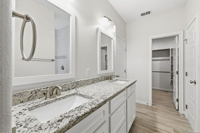 1734 Crooked Creek, Pleasanton, TX 78064