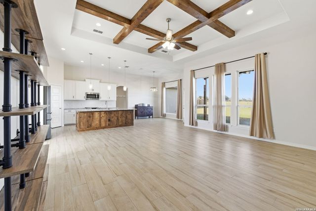 1734 Crooked Creek, Pleasanton, TX 78064