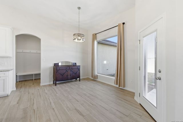 1734 Crooked Creek, Pleasanton, TX 78064