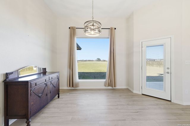 1734 Crooked Creek, Pleasanton, TX 78064