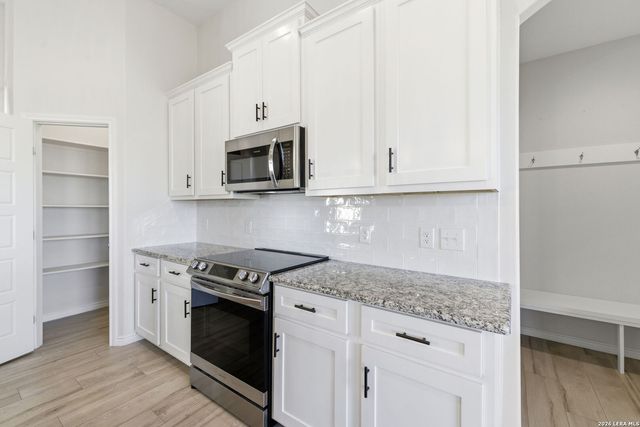 1734 Crooked Creek, Pleasanton, TX 78064