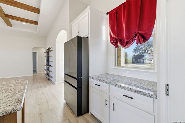 1734 Crooked Creek, Pleasanton, TX 78064