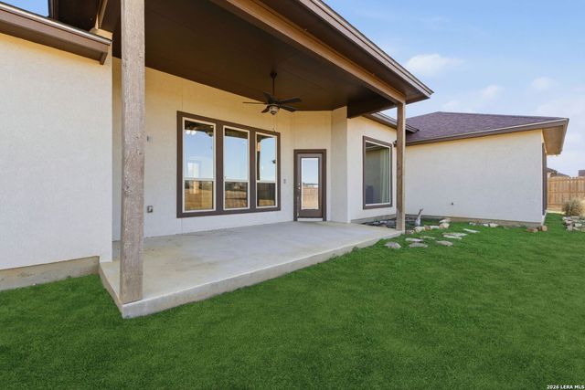 1734 Crooked Creek, Pleasanton, TX 78064