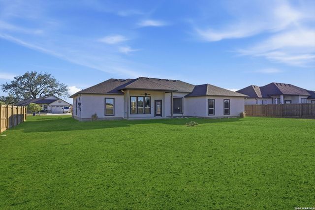 1734 Crooked Creek, Pleasanton, TX 78064