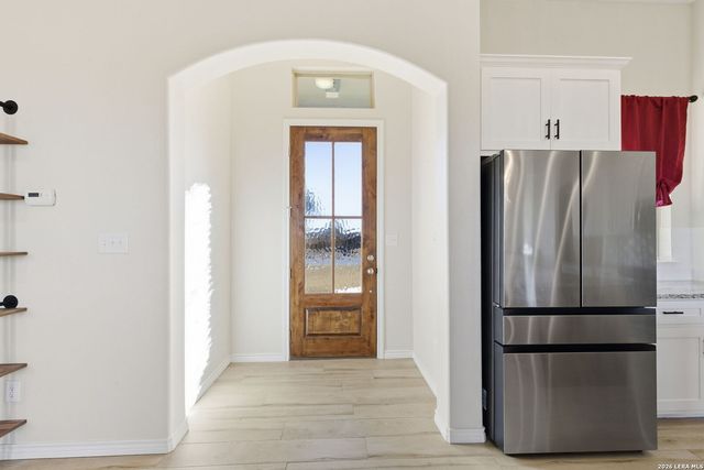 1734 Crooked Creek, Pleasanton, TX 78064