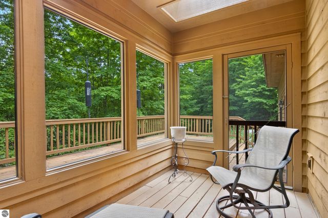 6352 S Westwood Parkway, Suttons Bay, MI 49682