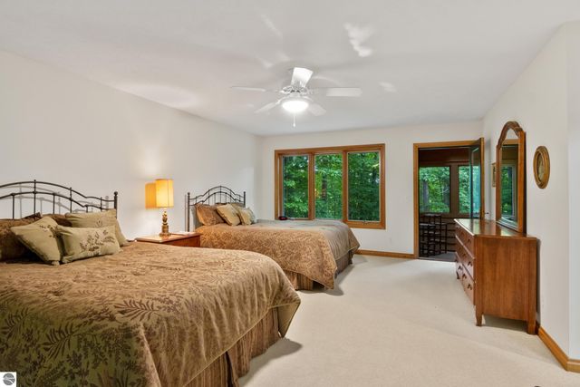 6352 S Westwood Parkway, Suttons Bay, MI 49682