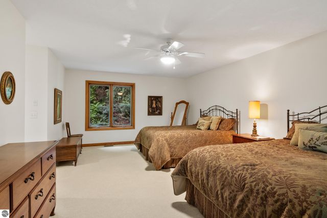 6352 S Westwood Parkway, Suttons Bay, MI 49682