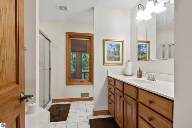 6352 S Westwood Parkway, Suttons Bay, MI 49682