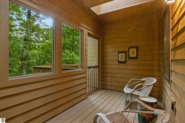 6352 S Westwood Parkway, Suttons Bay, MI 49682