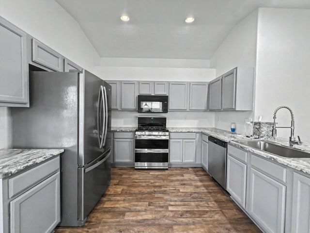 2851 Merlot Drive SW, Albuquerque, NM 87121