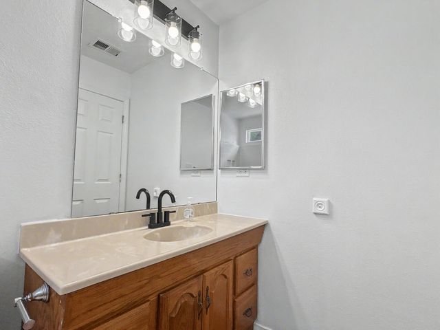 2851 Merlot Drive SW, Albuquerque, NM 87121